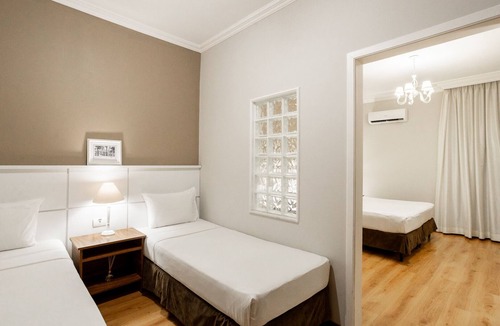 Centro Hotel | Pet-Friendly Room Perfect for Families Exploring Charming Downtown Ponta Grossa