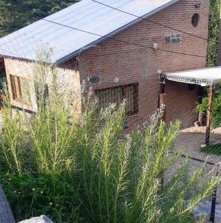 Comuna Estancia Vieja House | Piedramadre hermosa cabaña a metros del río hasta 4 huéspedes
