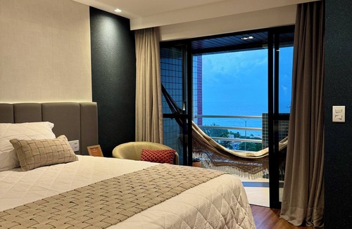 Ponta Negra Apartment | Ponta Negra: Cinema Apartment with Impeccable Decor and Stunning View!