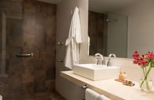 Historic Center Hotel | Portal Plaza Suites