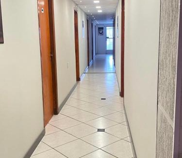 Gravatai House | Pousada Âncora - 14 Suítes completas com Ar, TV, Frigobar e Wi-Fi, para grupos ou viajantes individuais.
