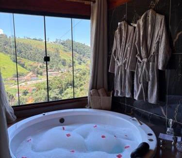 Camanducaia Hotel | Pousada da Cachoeira - Chalé Refúgio nas Montanhas