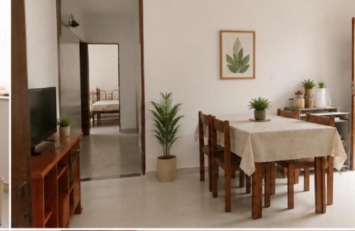 Jequie House | Pousada, suite com 3 vagas, garagem, próximo a rodoviária, auto check in