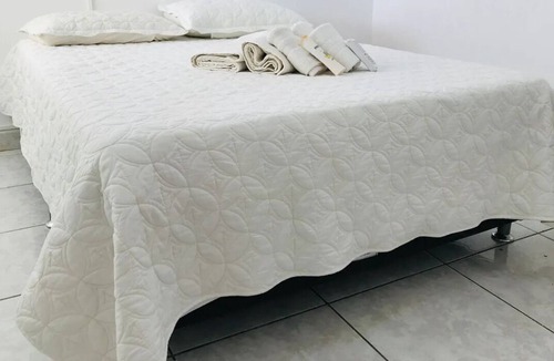 Barra de Guaratiba Apartment | Praia Grande - Beach, exclusivity and friends