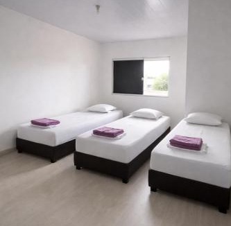 Veneza House | Predio giga em frente a faculdade