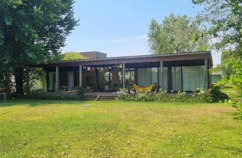 Partido de Tigre Cabin | Premium Cabin in Delta Neighborhood with Private Dock- Kayaks- Swimming Pool-Fishing