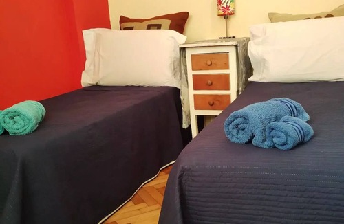 Villa Crespo Hostel | Private Room -1 DoubleBed or 2 singles 3 blocks subway B (Dorrego station)