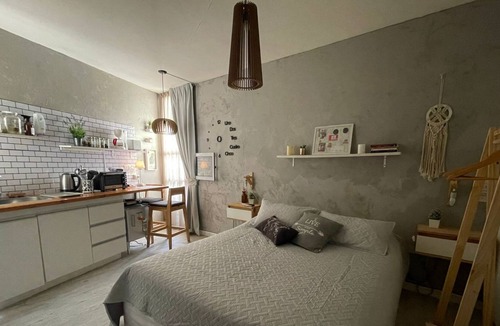 Banfield Apartment | Private room / super warm / 20m / kitchen and new bathroom!
