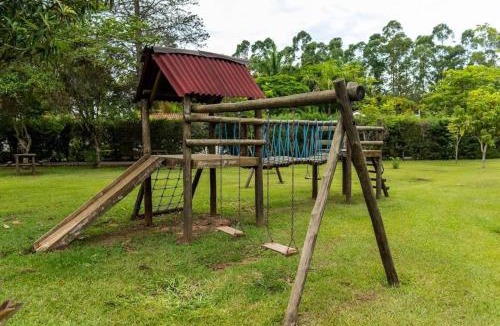 Itapetininga House | Private Suite with Kitchen & Pool Access