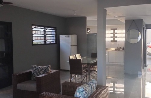 Balneario Praia do Pernambuco House | Property in Guarujá, a 5-minute walk from Mar Casado Beach, in a great location!