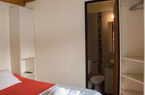 Villa Catedral Apartment | PUERTO NEVADO Box 5 en la base del Cerro catedral a 500 metros de los medios de elevación con desayuno opcional