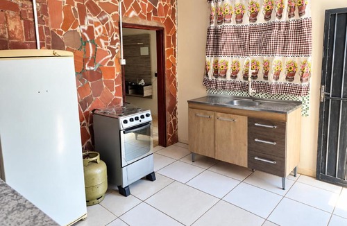 Navirai House | Quarto B aconchegante em casa compartilhada