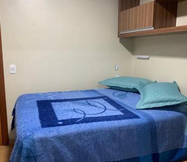 Nossa Senhora da Saude House | Quarto casal 148 ,próximo aos pavilhões da festa da uva