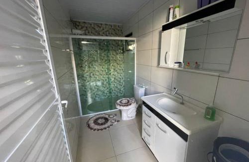Regiao Norte House | Quarto de hospedes com banheiro ao lado