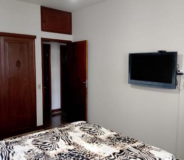 Praia do Canto House | Quarto no apartamento do anfitrião na Praia do Canto