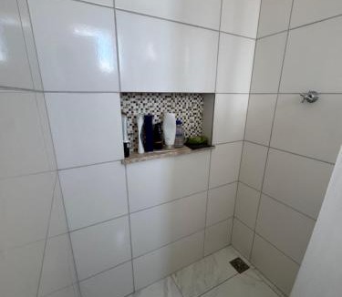 Ilha Comprida Hotel | Quarto sem Cama só colchão, Ar Condicionado, Wi-Fi, Banheiro