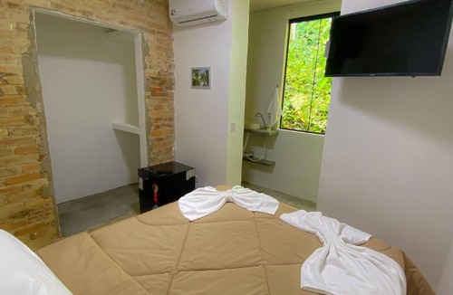 Guaiuba Hotel | Raizes do Mar Hotel - Pé Na Areia - Opções de Suites com Ofuro Aquecido, SPA Privativo, Vista ao Mar ou Montanha, com Estacionamento e Café Incluso