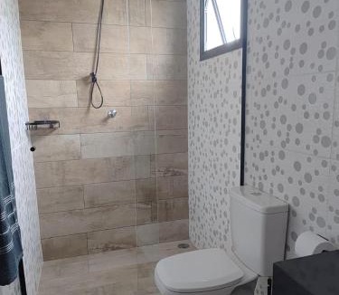 Indaia House | Refúgio 2 Praia Indaiá Bertioga 150 mts do mar