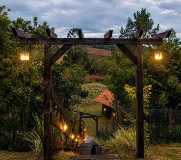 Campo Alegre Cabin | Refúgio Rural Ipê Lago e Fogueira ao Ar Livre