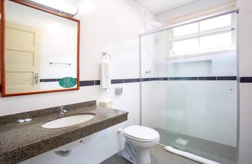 Centro Hotel | Refined Twin Room | Free Breakfast | 0.4 mi to Praça XV de Novembro & Cathedral