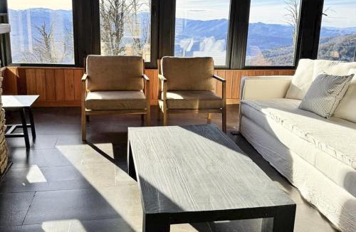 Lanin National Park House | RentUp - Confort y diseno casa ski in out con vistas imponentes