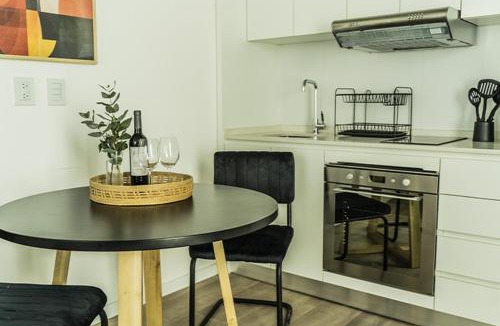 Victoria Apartment | RentUp Suites Palmas Park Buenavista