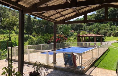 Aruja House | Sítio Estância do Vale
