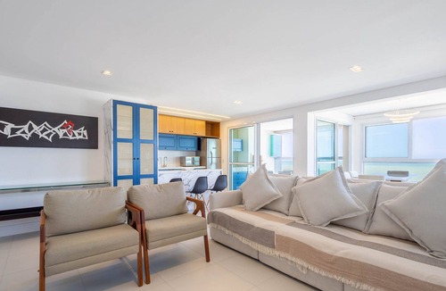 Itacolomi Apartment | Seafront Condominium With Pool - SHC