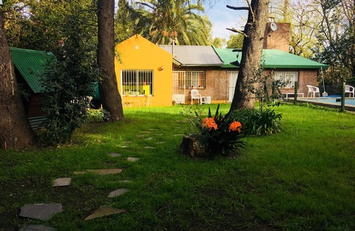 Benavidez House | Secure, super equipped and comfortable villa for up to 15 guests in Benavídez Tigre.