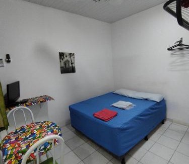 Centro de Vila Velha Apartment | Seu Apto Praia da Costa 6 Cama de Casal e Opcional Pequena Cama Solteiro Simples Barato Local Excelente Ar Cond TV Microondas Todo seu Centro