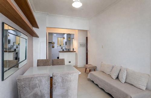 Leme Apartment | Sinta a verdadeira energia do Rio de Janeiro hospedando no melhor ponto do Zona Sul, um refúgio perfeito para quem quer praticidade e conforto , perto da praia e restaurantes mercados, ideal para família amigos e casais no Rio de Janeiro reserve já