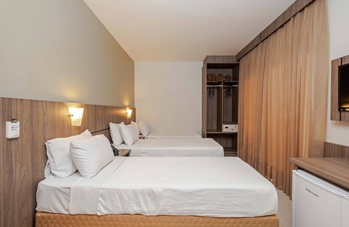 Jardim das Americas Hotel | SLIM Curitiba Av. das Torres