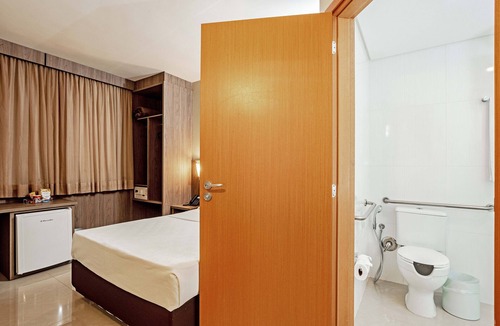 Jardim das Americas Hotel | SLIM Curitiba Av. das Torres