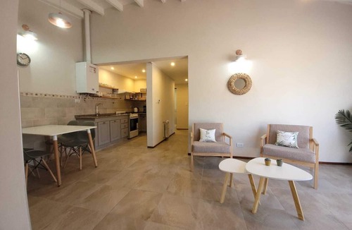 Dina Huapi House | Southern airs. Minutes from Bariloche. Duplex on the ground floor with barbecue and parking