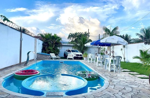 Indaia House | Spacious 4-bedroom house in fabulous Bertioga with AC