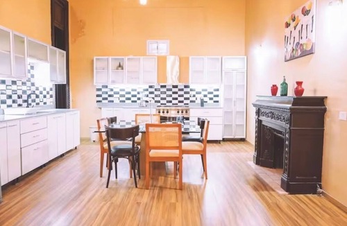 Recoleta House | Spacious 5-bedroom townhome in Buenos Aires with jaquzzi, sauna, and own bar!