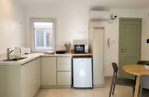 Azul Apartment | Spacious apartment for couples, centrally located with a garage
