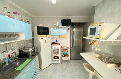 Enseada Apartment | Spacious apartment in Guarujá-Enseada (80m from the beach) for 8 people.