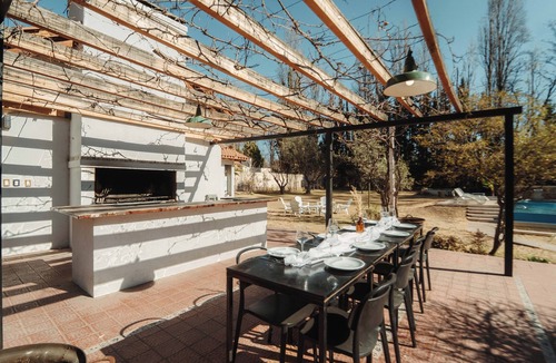 Chacras de Coria Ski Chalet | Spacious chalet with 9 bedroom,AC, WiFi, pool, 8000m2 park in Chacras de Coria