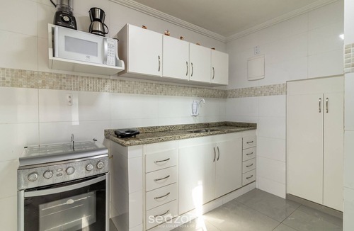 Pero Apartment | Spacious House 300m From Praia do Pero - Vvp0027