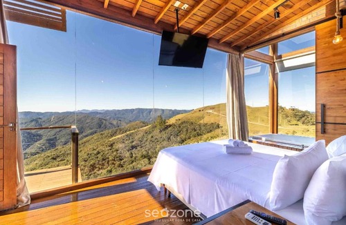 Anitapolis Ski Chalet | Spectacular Cabin in the Mountain Region VST008