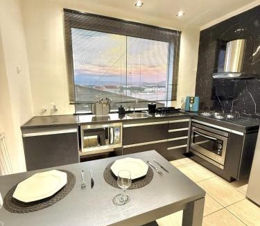 Sao Joao da Boa Vista Apartment | Stúdio Moderno com Garagem