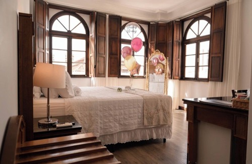 Matriz Hotel | Stay Close to Oscar Niemeyer Museum in an Intimate and Romantic Suite