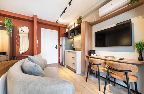 Perdizes Apartment | StayHome Allianz Park Queen Bed Varanda