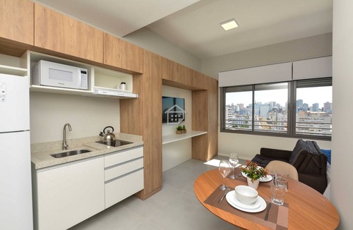 Cidade Baixa Apartment | Studio Moderno e Fluido de Frente para o Parque