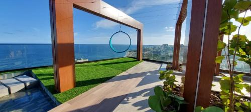 Costa Azul Apartment | Studio Salcity - Piscina no rooftop com vista mar