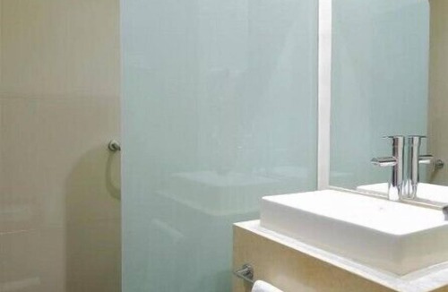 El Centro Hotel | Stunning 2BR Suite within Walking Distance to Colom Theater