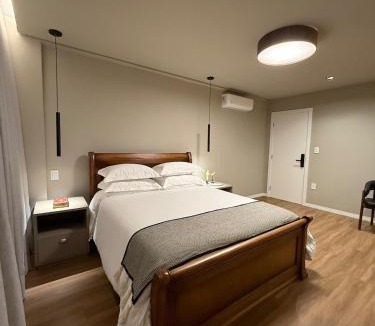 Industrial Apartment | Suite Boutique 101 Cheia de Graca