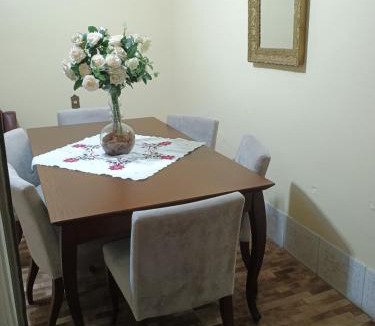 Centro House | Suite em casa familiar para descanso