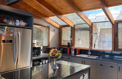 Correntoso House | Tanière. Contemporary design house. Breathtaking lake view.